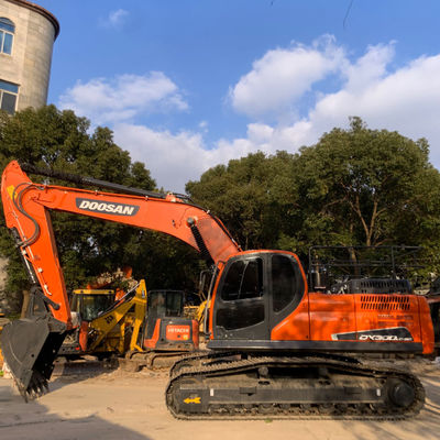 크롤러 종류 사용 된 DOOSAN DX300LC-9C 발굴기 지구 이동 기계 30215 kg