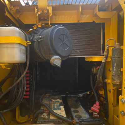 수압용 대형 코마쓰 발굴기 크롤러 타입 KOMATSU PC 130