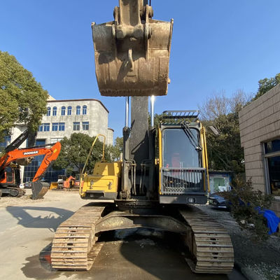 중고용 볼보 240DL 지구 발굴 기계 사용 된 건설 기계 23500-24500 kg